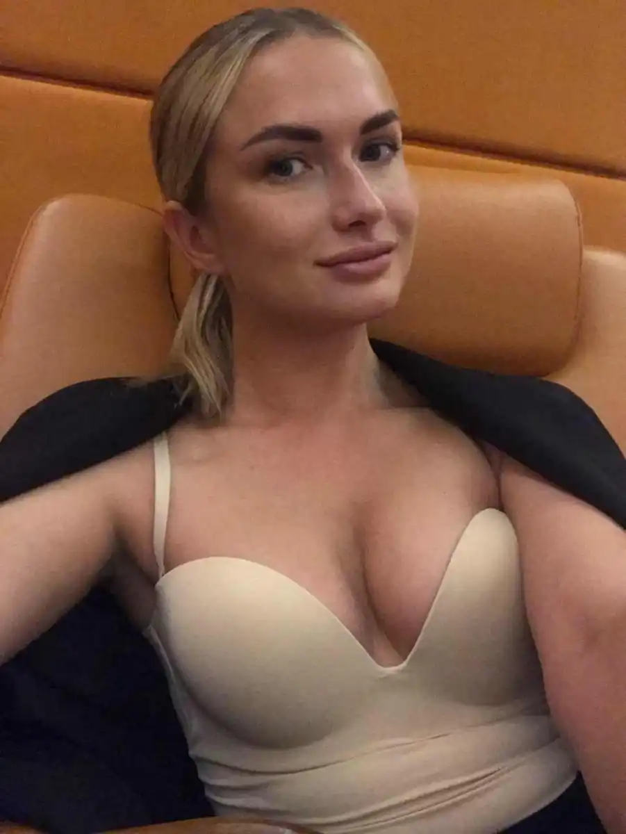 Alexandra  escort in Dubai