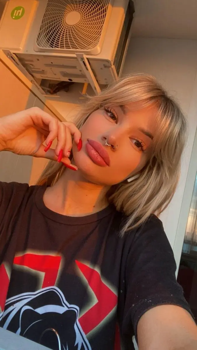 Alina Dubai şehrinde eskort