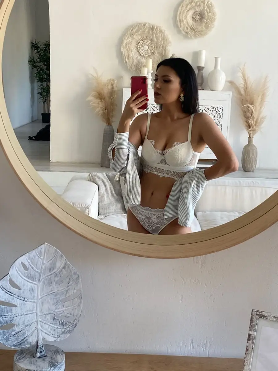 Elmira escort in Dubai