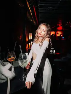 Eva escort in Dubai