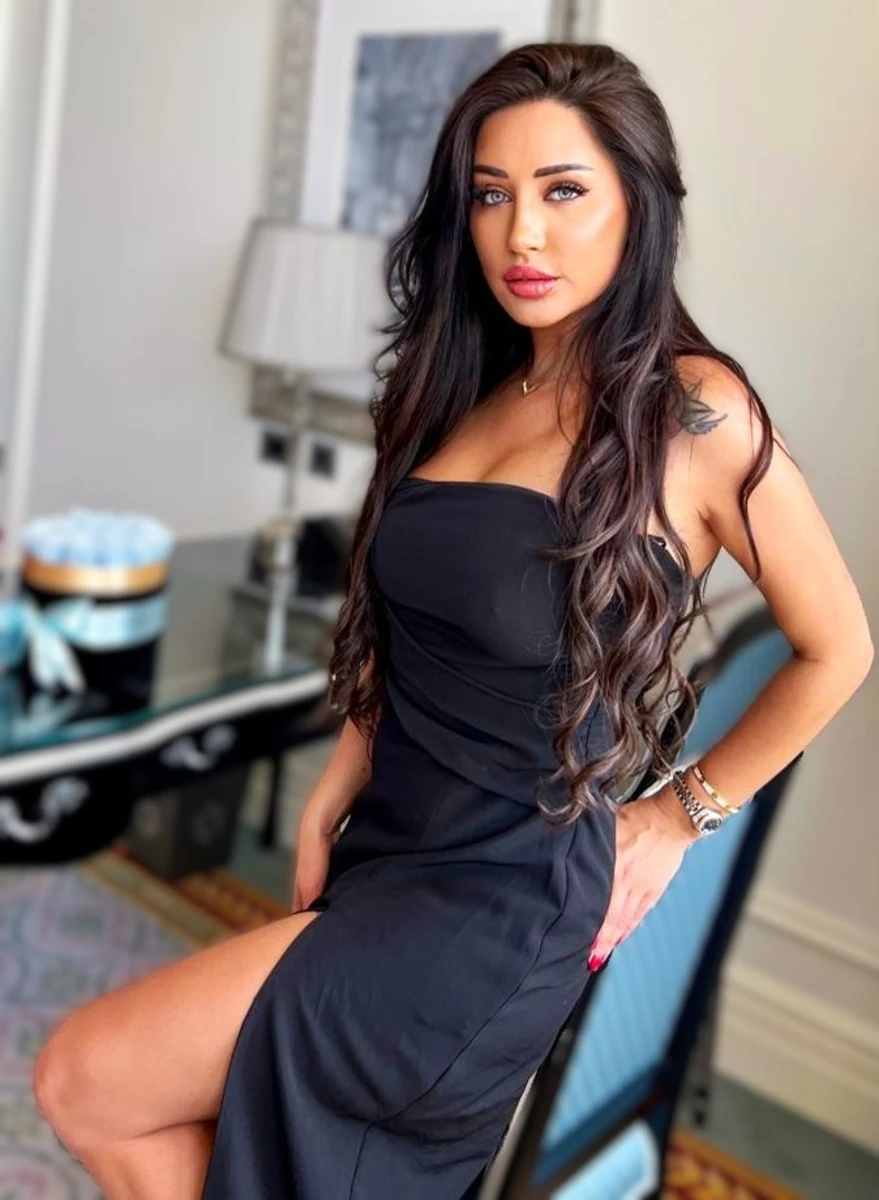 Gloria escort in Dubai