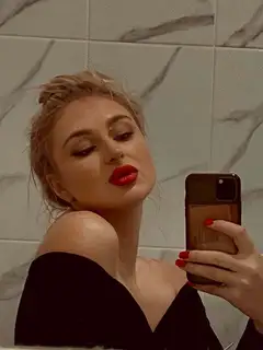 Zhenya escort in Dubai